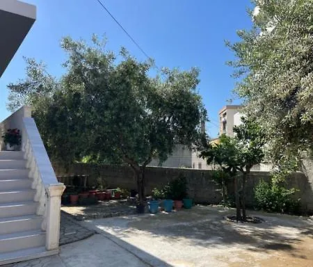 M&n 3 * Vlorë